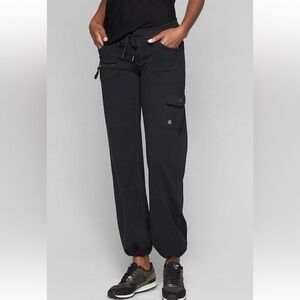 Athleta Bettona boyfriend black pull on utility cargo stretch pants Sz XXSP
